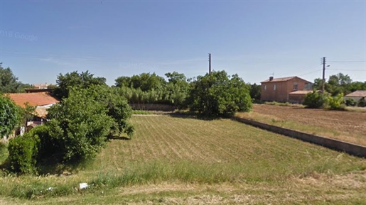 Bouwgrond van 800m2 in de westelijke sector van Béziers niet onderhouden