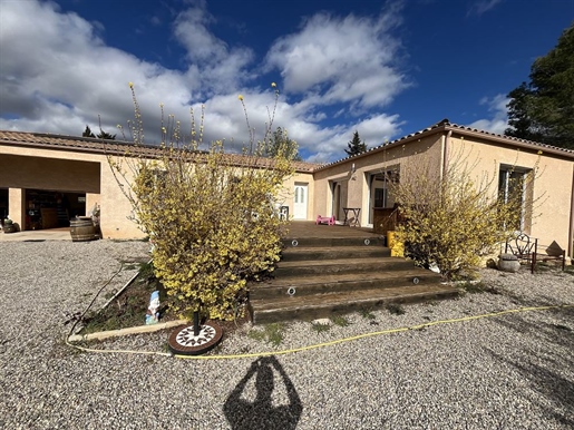 Sale 3/4 bedroom house with large garage on 1350m2 of land
