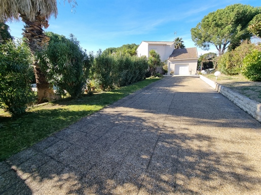 Exceptional villa, exceptional property, large plot of land, swimming pool, 190m2 garage, 2000m2 of
