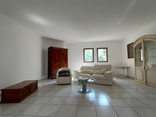 Vends magnifique propriété, villa T5 de 273m2, dépendance, sauna, terrain de 2 800 m2 Clermont l'Hér