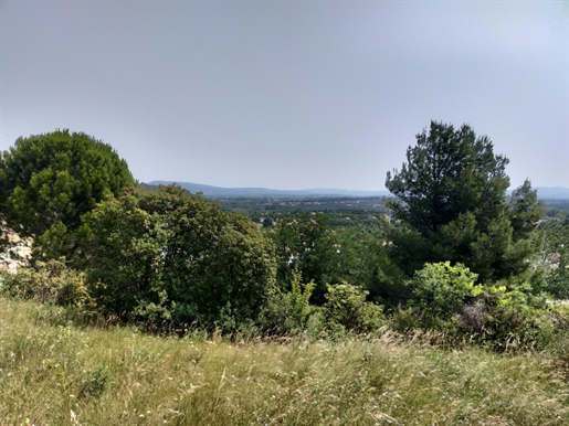 Opportunity to seize. Sell serviced building land 720 m2 Breathtaking view in Clermont l'Hérault
