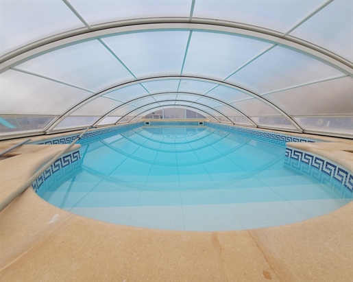 Villa T9 piscine sur un terrain de 3630 m2