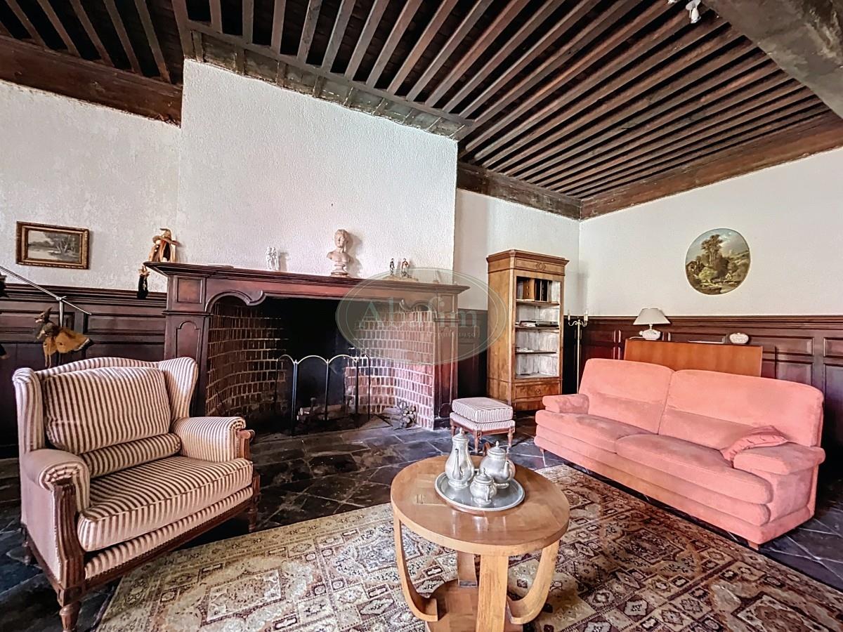 Elegant Historic Dwelling, Pool