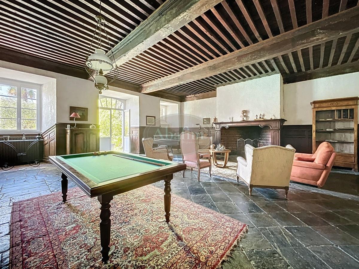 Elegant Historic Dwelling, Pool