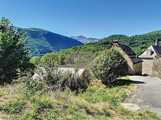 Pyreneeën woning met 500m² bijgebouwen