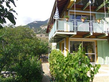 Wysokie Alpy - Villa składa się z dwóch domów.