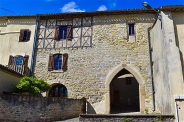 Charakteristisches Dorfhaus in Aude