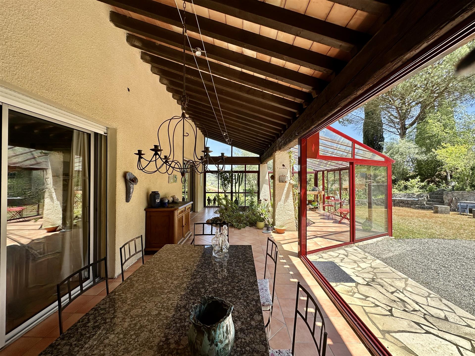 Charming villa with beautiful garden and swimming pool, close to Carcassonne