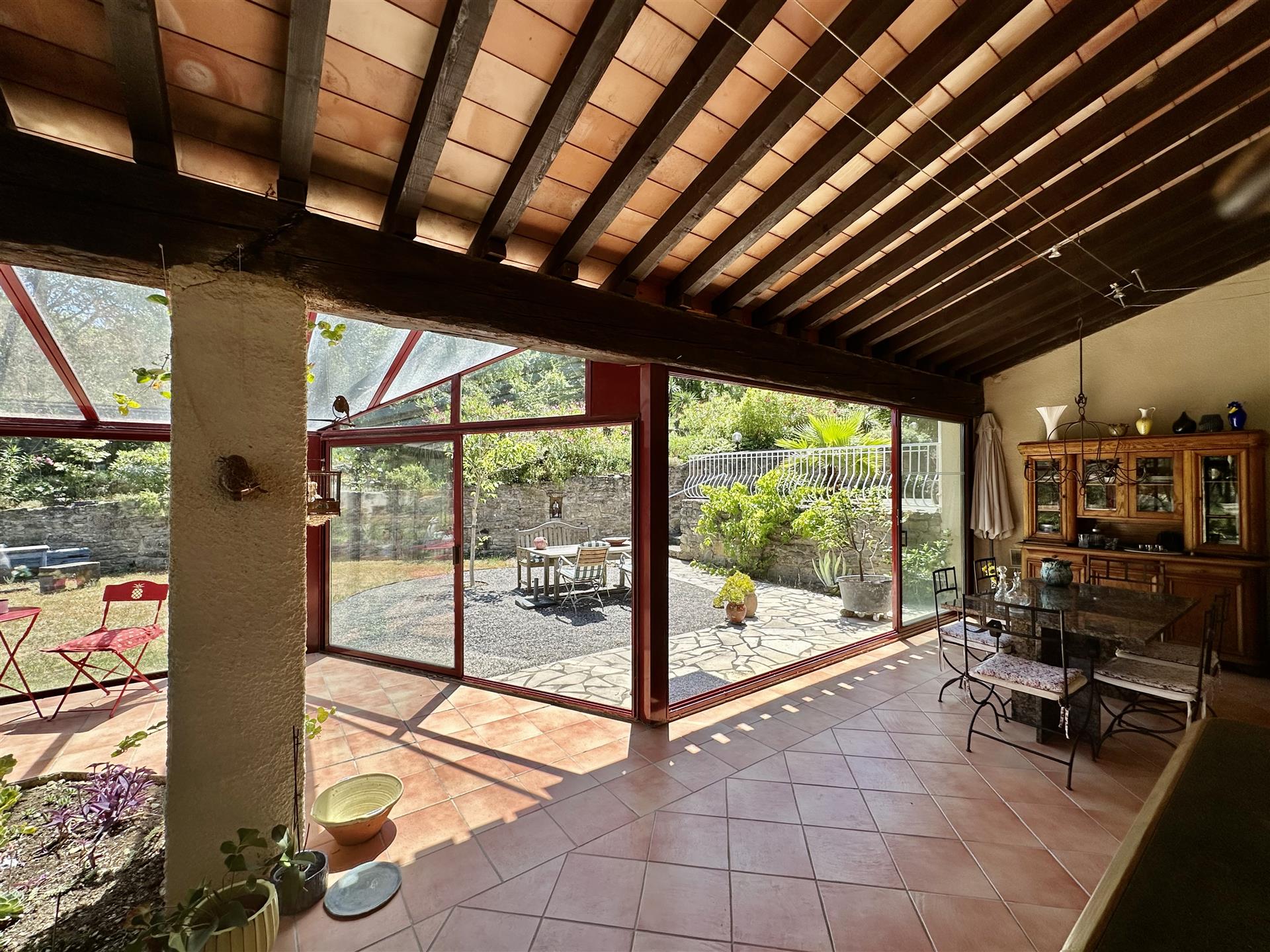 Charming villa with beautiful garden and swimming pool, close to Carcassonne