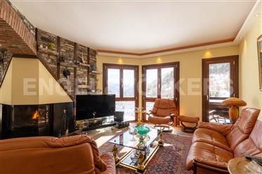 Apartment with panoramic views in Arinsal