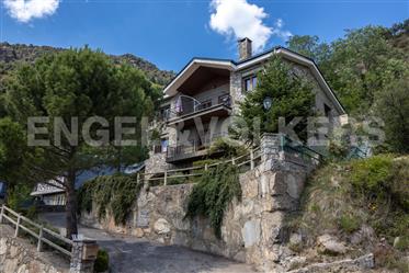 Villa with panoramic views in Certés