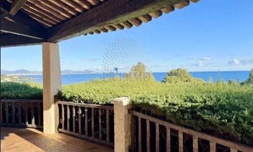 Villa with exceptional view of the sea and the Esterel massif