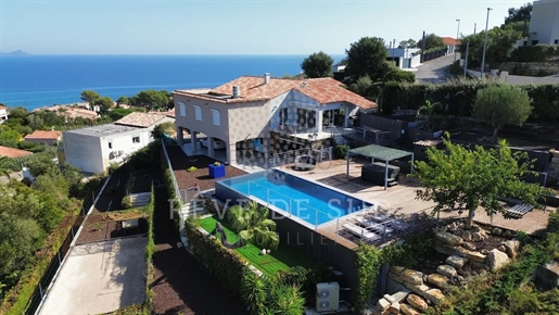 Les Issambres, big villa with sea view