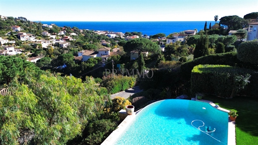 Provençal villa with sea view Les Issambres
