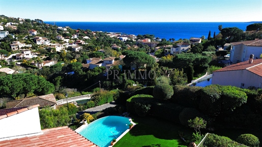 Provençal villa with sea view Les Issambres