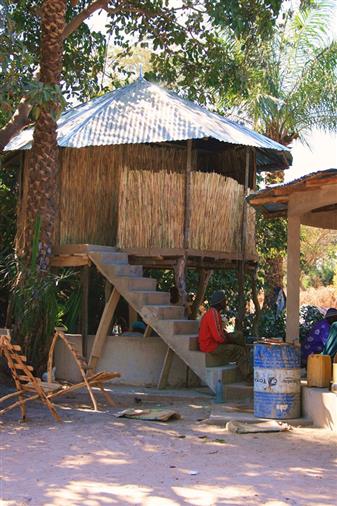Til salgs: Beautiful original Diola hus i Abene/Senegal