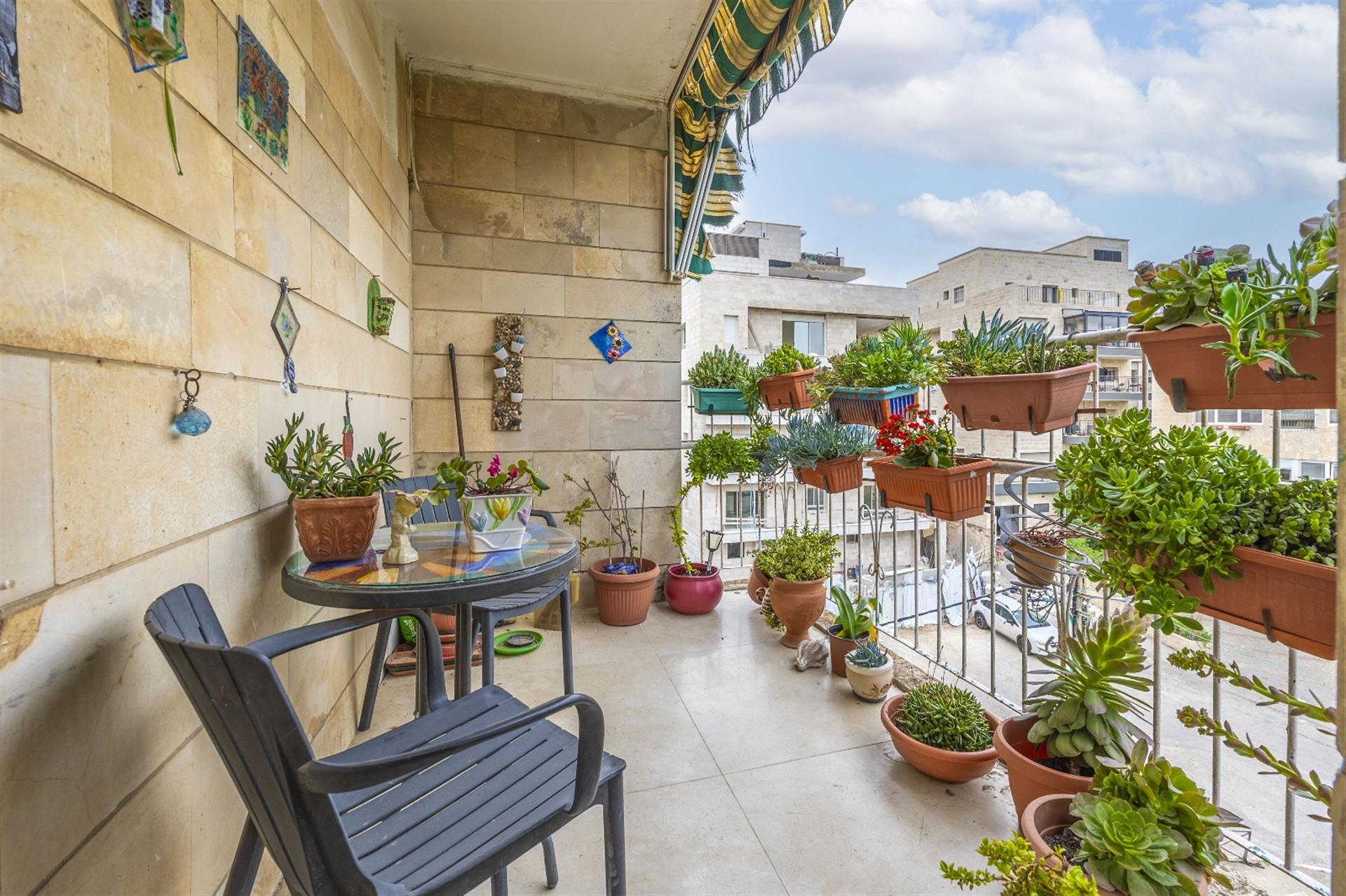 Stunning and spacious 4 bedroom apartment