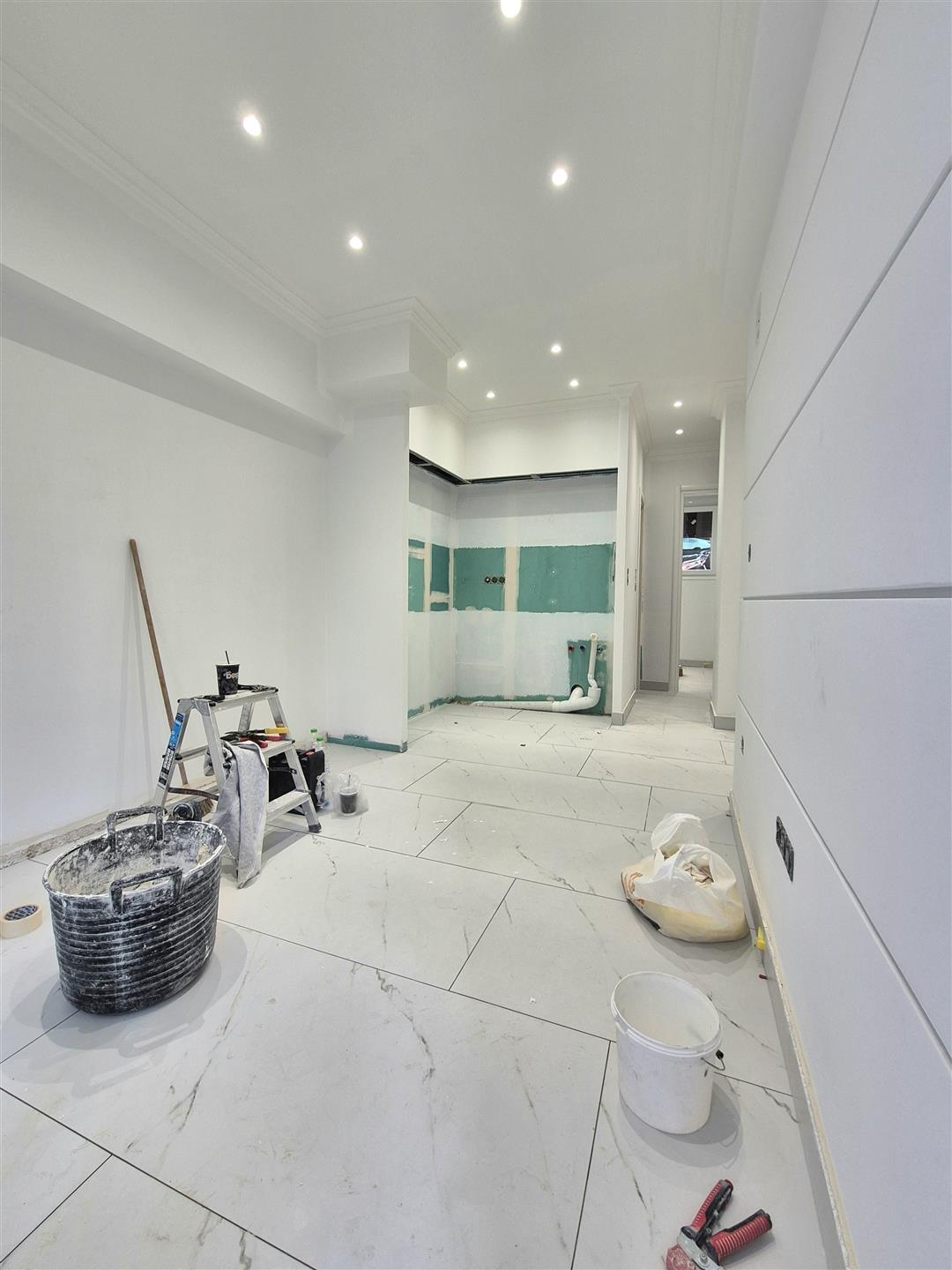 Totalmente renovado w / patio trasero privado