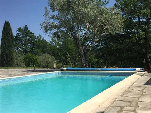 Charmante villa met uitzicht op mediterraan park