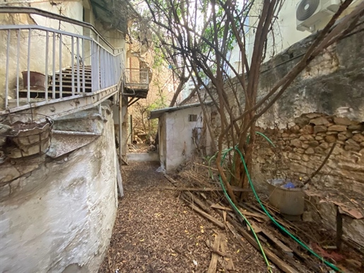 Building for sale in the heart of Athens, 5 min from Syntagma square