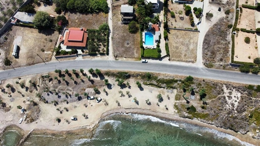 Maisonnette en construction à vendre sur l’île d’Aigina, en Grèce. Front de mer