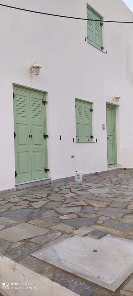 Maisonnette à vendre sur l’île de Siros, Megas Gialos. Vue imprenable sur la mer