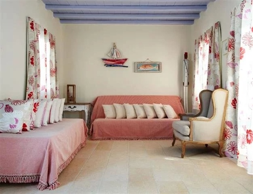 Hotel for sale in Mykonos island, 1.700 m², € 2.500.000 , 6 rooms, 6 bathrooms, ground floor, 2 stag