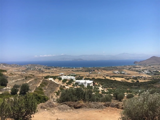Terrain à Paros 4030m², avec vue mer !