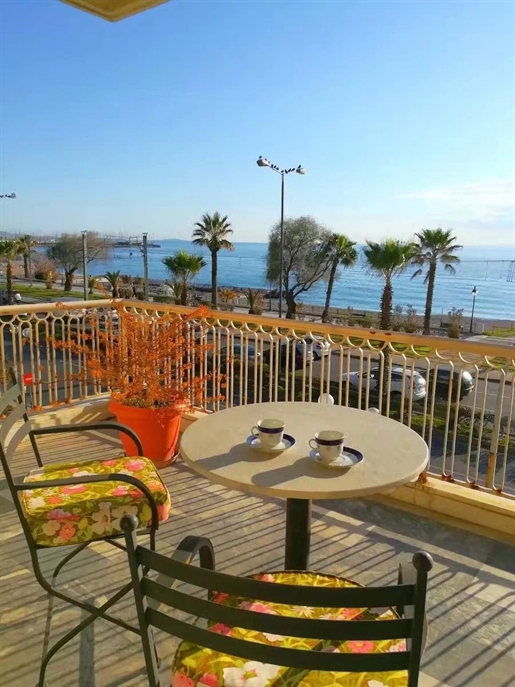 Appartement de luxe avec vue sur la mer à vendre à Palaio Faliro, Athènes.