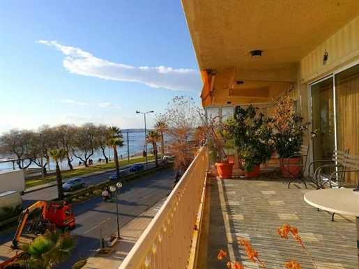 Appartement de luxe avec vue sur la mer à vendre à Palaio Faliro, Athènes.