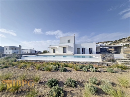 Fully furnished newly built villa of 212 sq.m for sale in Paros / Isterni with pool