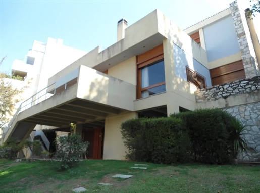 Villa for sale 370 m on a plot of 1006 m in Kifisia in Politia
