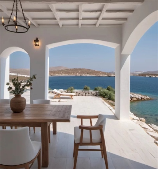 Einzigartige Villa in Paros 220 m² Mit Pool direkt am Meer!