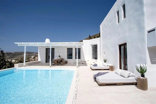 Impressionnante Villa à Paros avec une vue panoramique sur la mer !