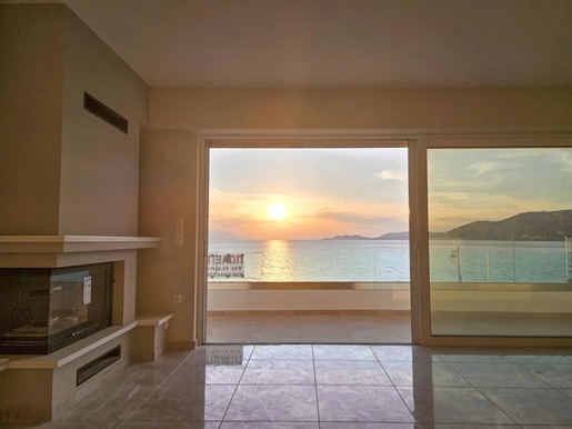 Amazing maisonette in front of the sea in Loutraki