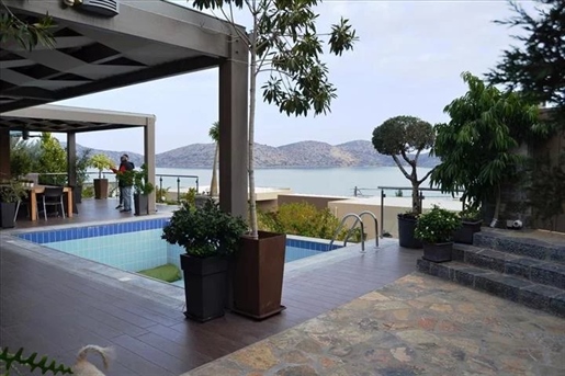 For sale three-storey villa with area of ??260 sq.m on the island of Crete, in Elounda. It has a mag