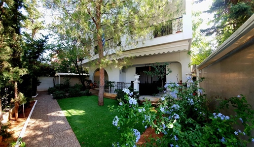 Apartment with a large garden in Voula 82 sq.m.