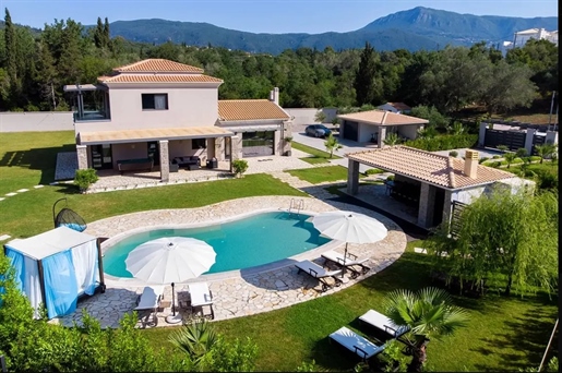 Villa for sale in Corfu island /Dassia area with pool