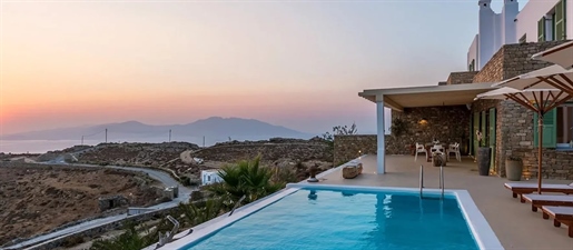 Incroyable villa à vendre sur l’île de Mykonos. Vue mer panoramique.