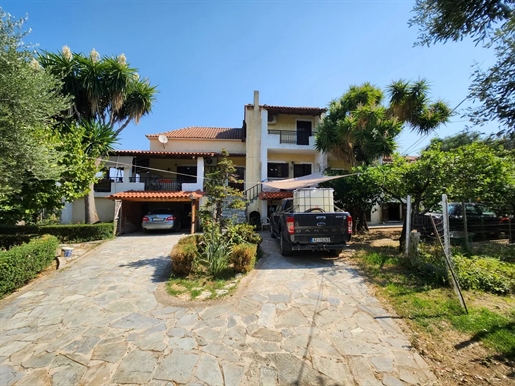 Detached house in frond of the sea in Vrachneika, Patras