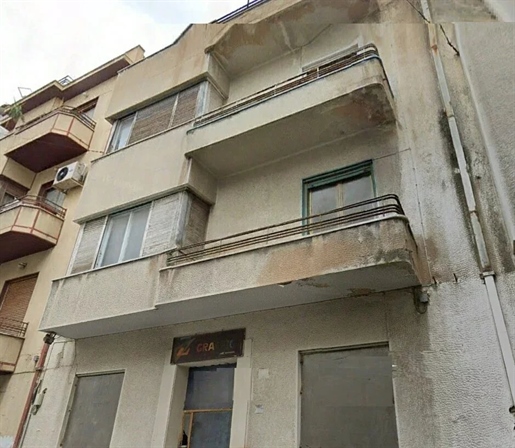 Building for sale in Plateia Vathis, Athens