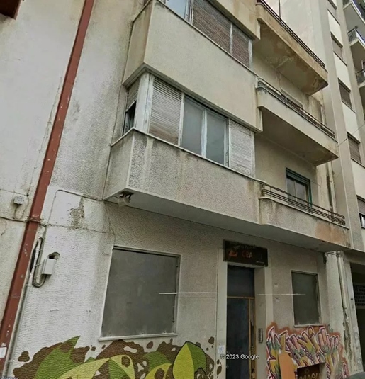 Building for sale in Plateia Vathis, Athens