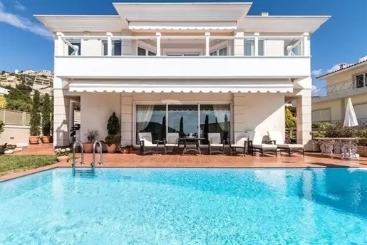 Villa meublée à vendre 386m² à Anavyssos, Grèce. Avec vue panoramique sur la mer et à 40 minutes de