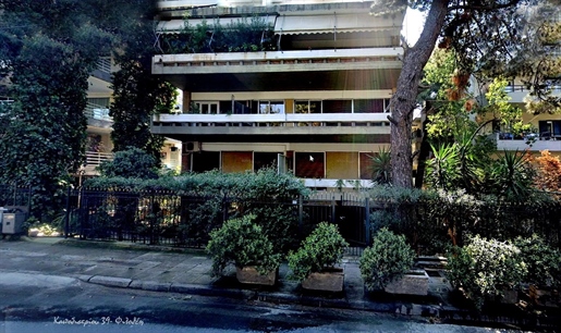 Appartement au 3ème étage au coeur de Filothei 121 m². Avec un jardin.