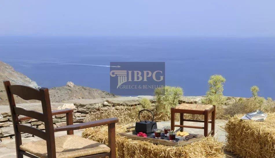 Villa for sale in Kea island: The magic shelter of civilization in Europe