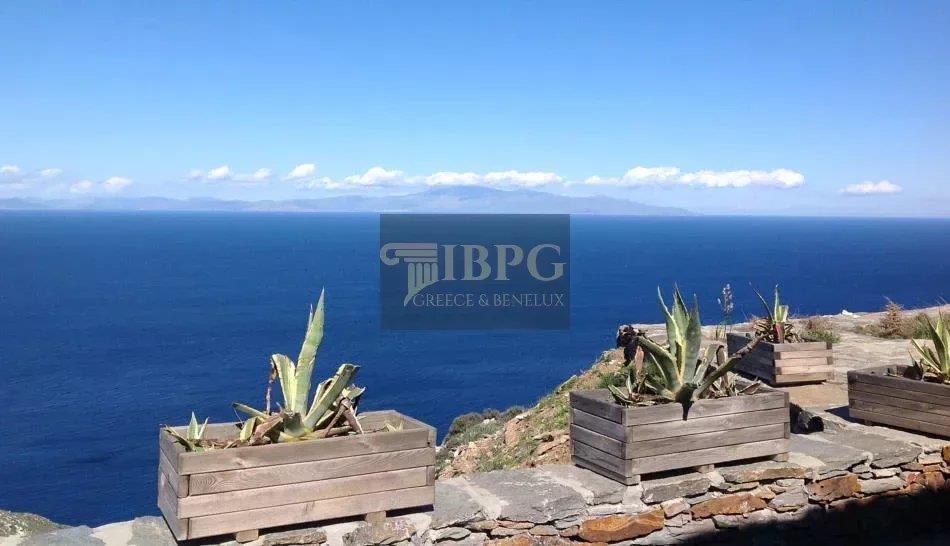 Villa for sale in Kea island: The magic shelter of civilization in Europe
