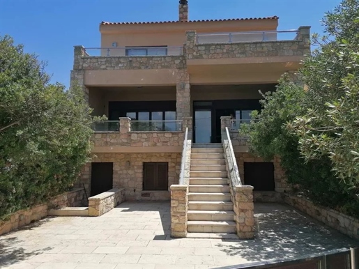 Villa de luxe en face de la mer à Loutraki, Perachora.
