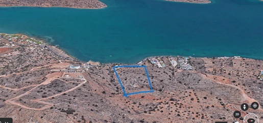 Terrain en amphithéâtre à vendre à Plaka - Elounda / Crète.
