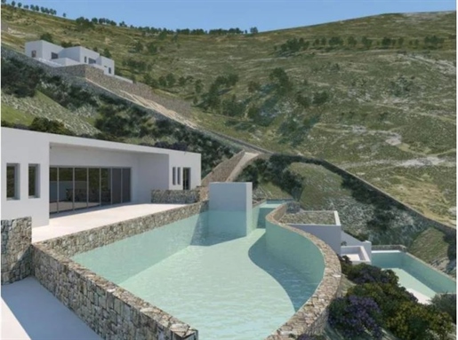 Villa de 3 niveaux à vendre sur l’île de Syros / région de Galissas avec piscine