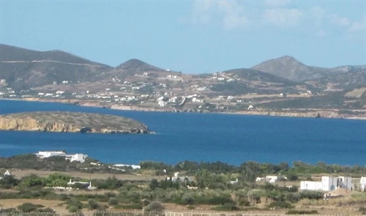 Plot with 3 houses in Paros 5470 sq.m.